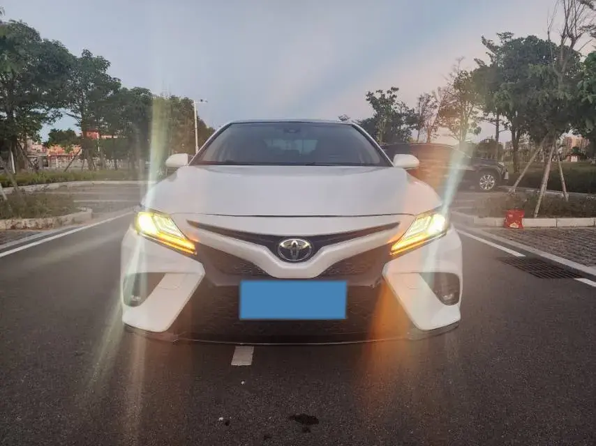 2018 TOYOTA CAMRY thumbnail 2