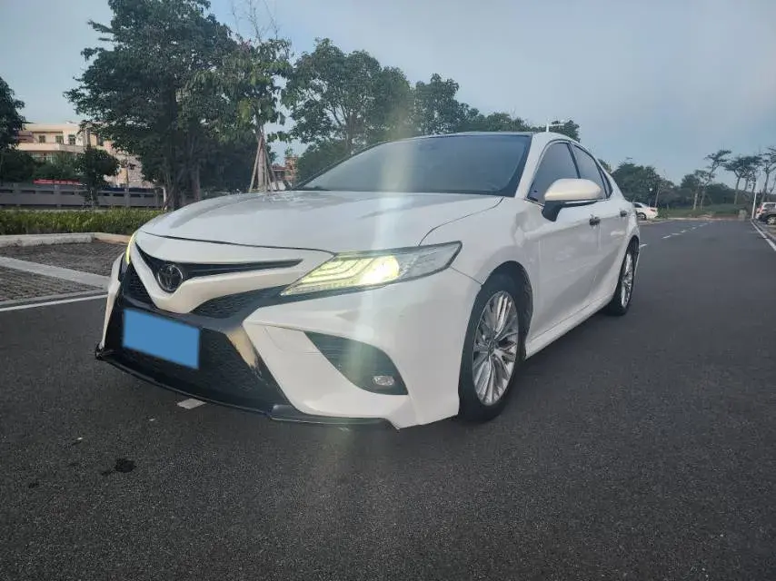 2018 Toyota Camry 2.5L 209HP L4 8AT
