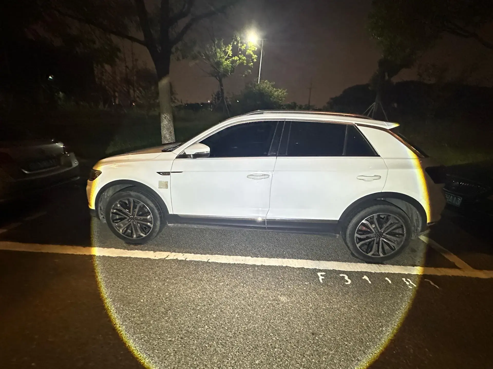 2021 VOLKSWAGEN T-ROC thumbnail 2