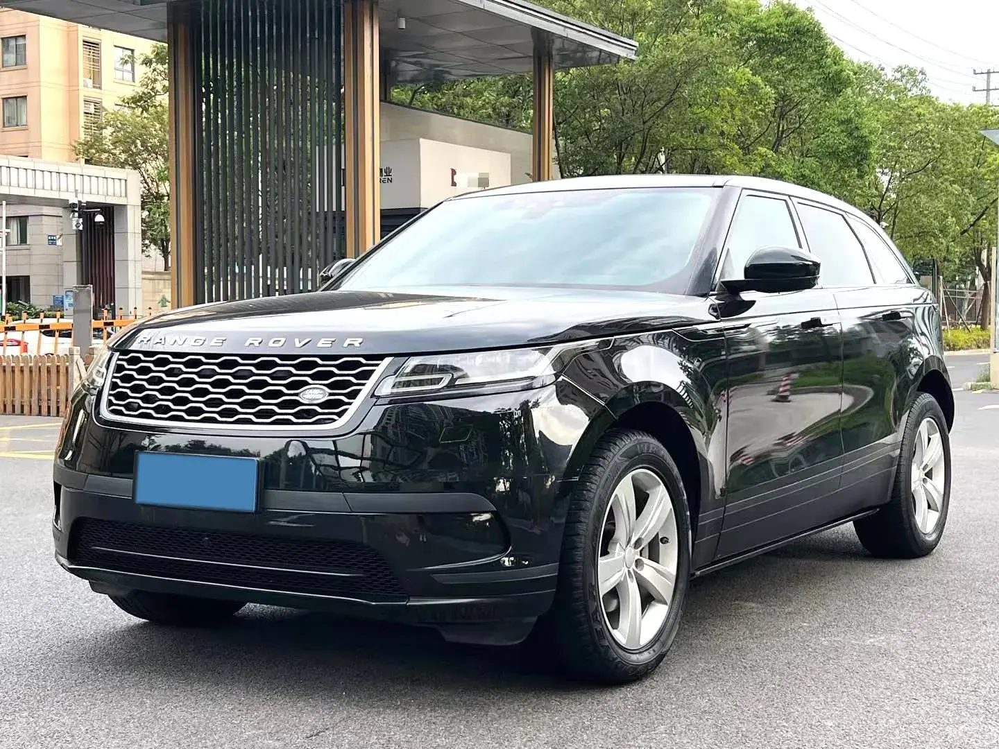 2018 LAND ROVER view 1