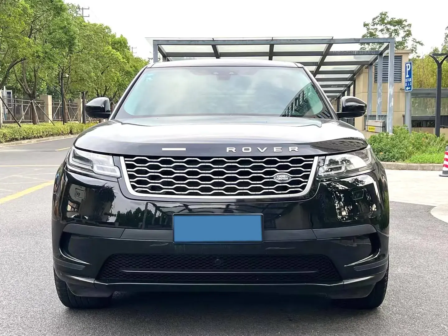 2018 LAND ROVER thumbnail 3