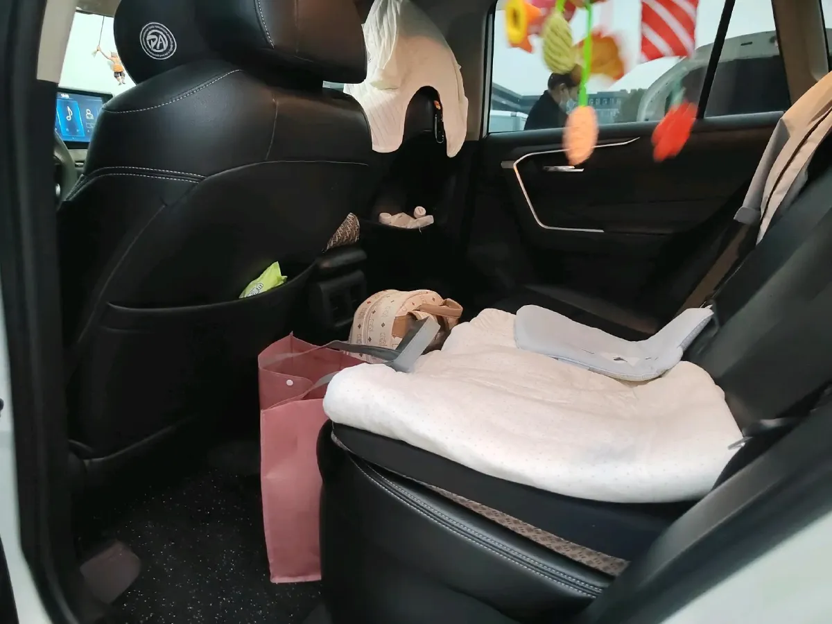 2021 Toyota RAV4 Hybird E+ 2.5L 180HP L4 E-CVT PHEV 15.984KWH,autocango,china used car exporter,china ev exporter,chinese used car exporter,chinese used ev exporter