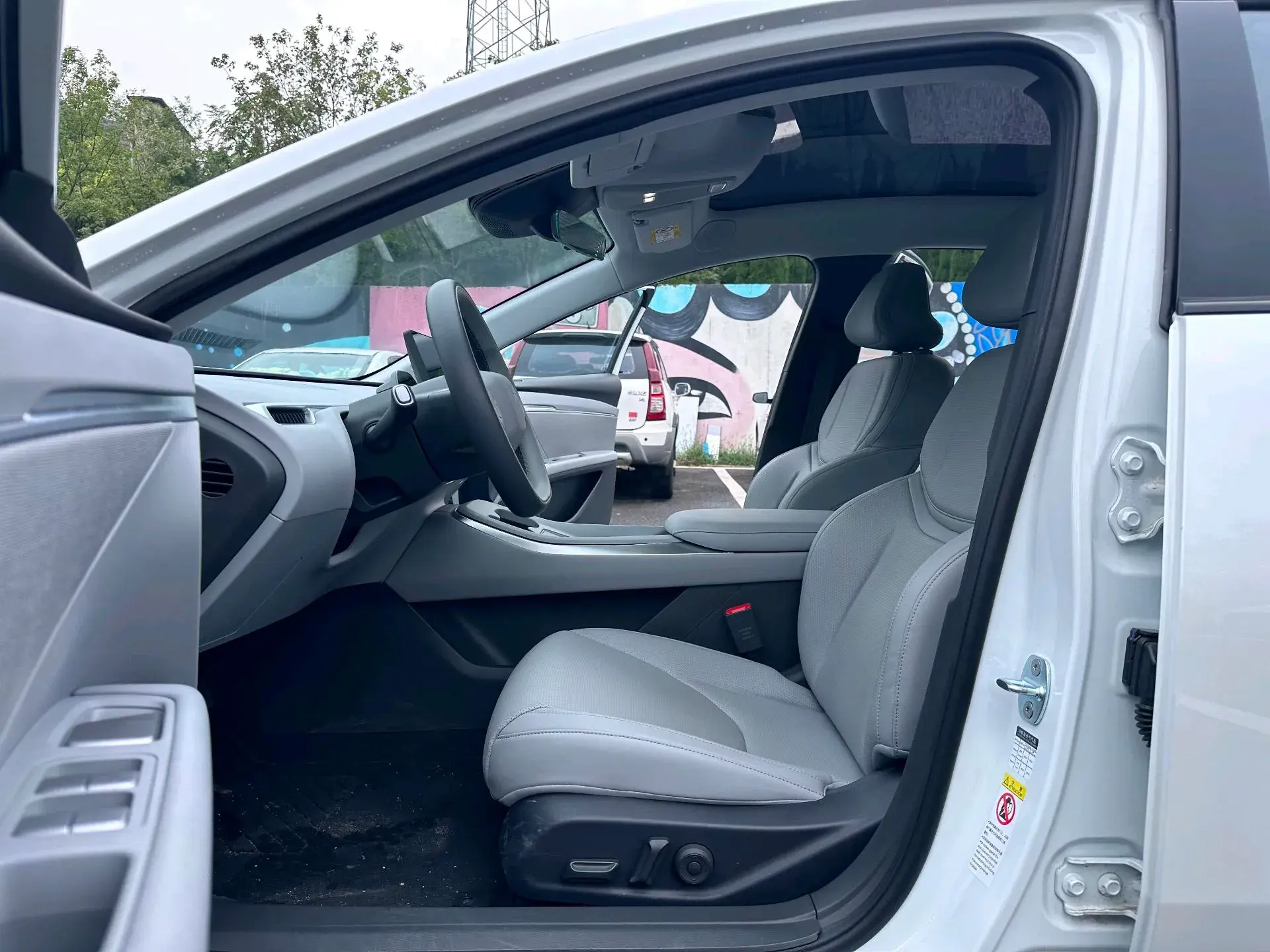 2025 XPENG MONA thumbnail 4