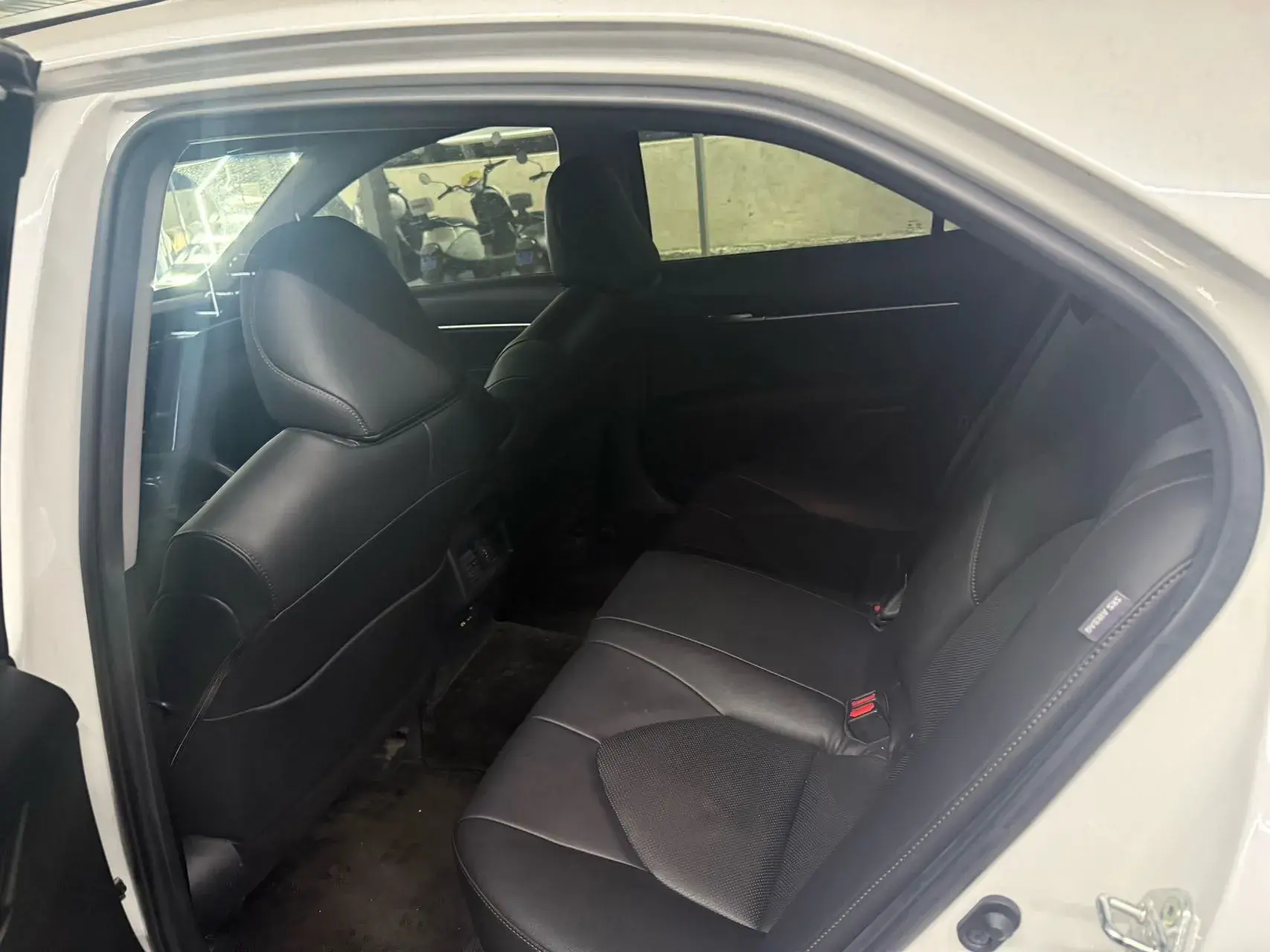 2021 TOYOTA CAMRY thumbnail 3