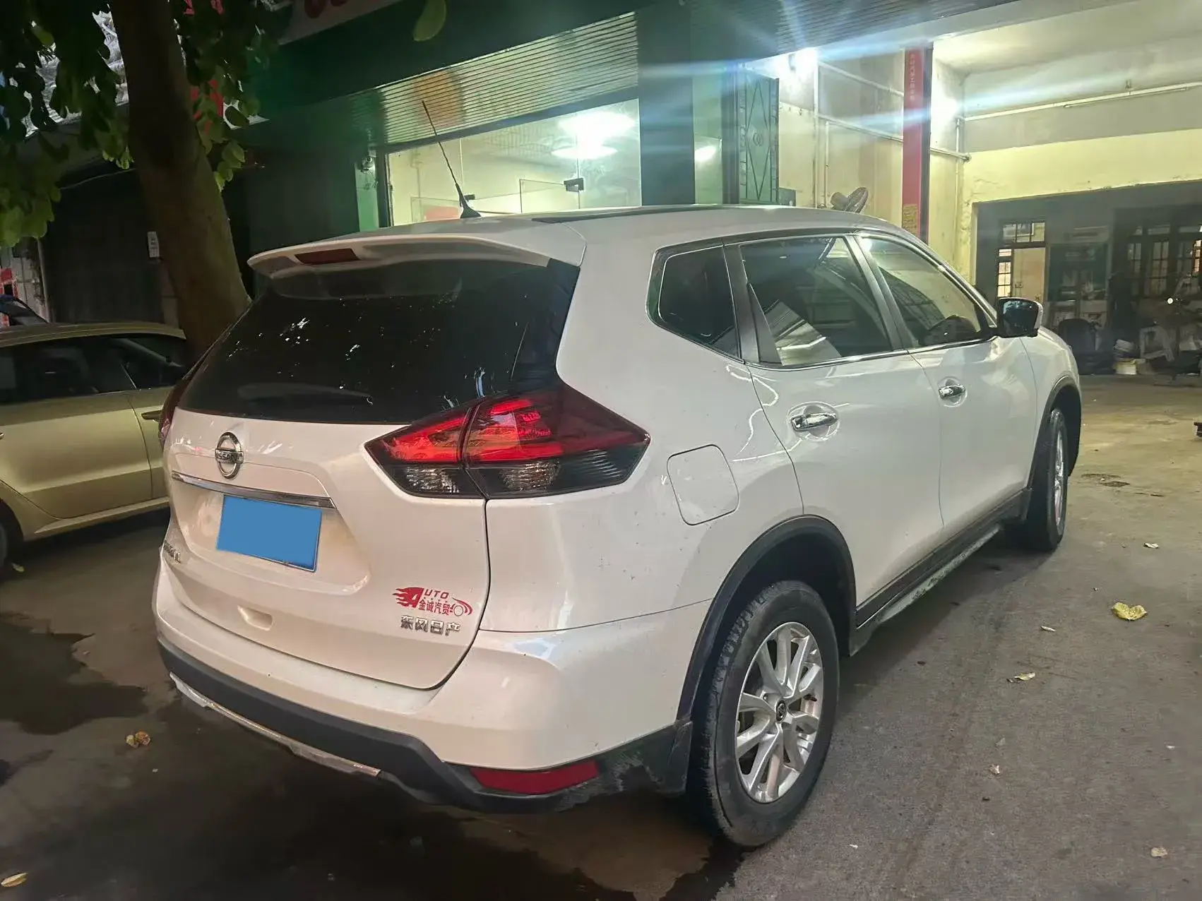 2021 NISSAN X-TRAIL thumbnail 4