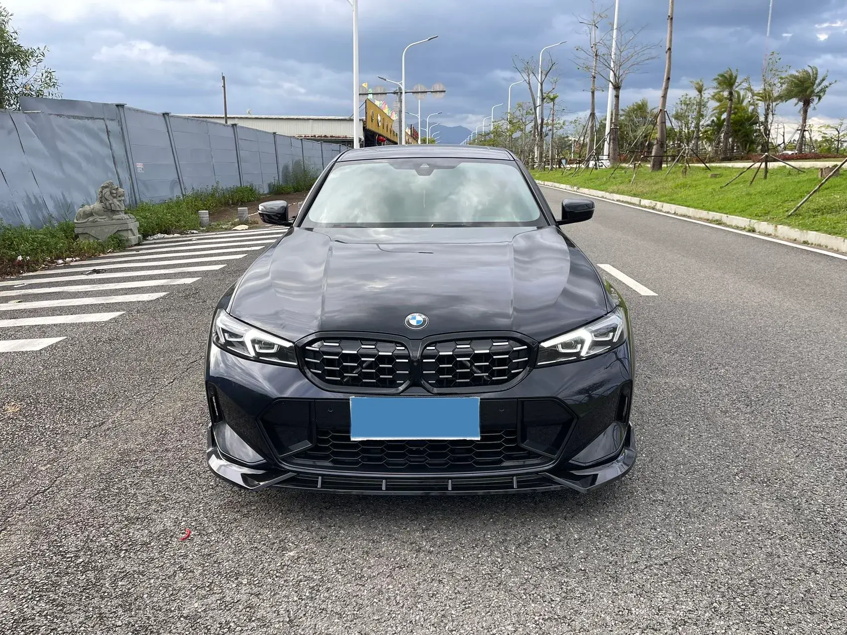 2023 BMW 3 thumbnail 2