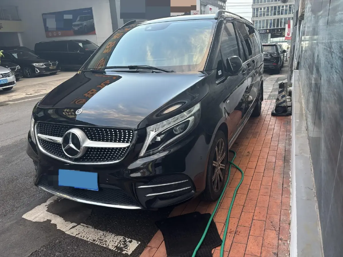 2021 Mercedes-Benz V Class 2.0T 211HP L4 9AT