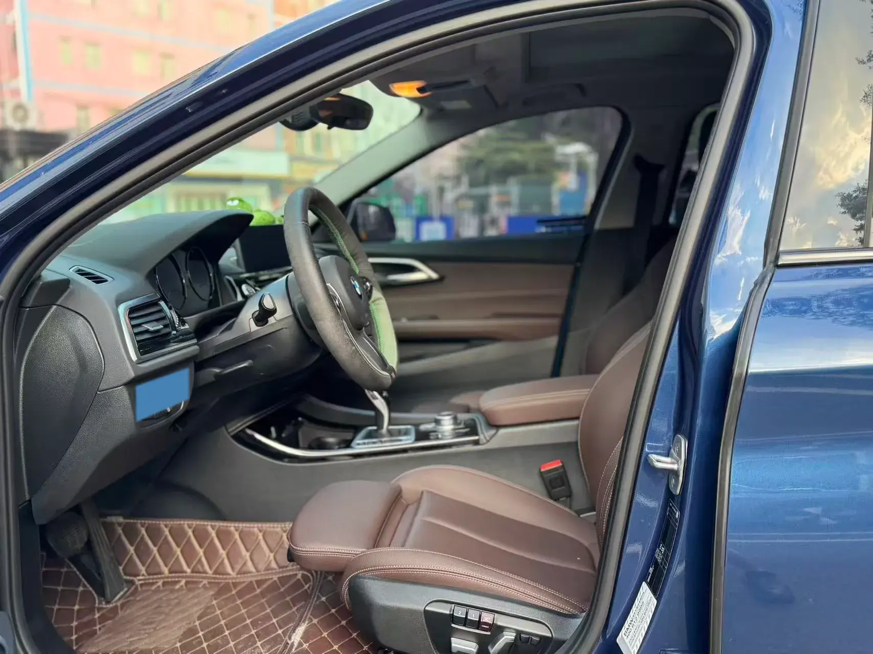 2021 BMW 1 thumbnail 3