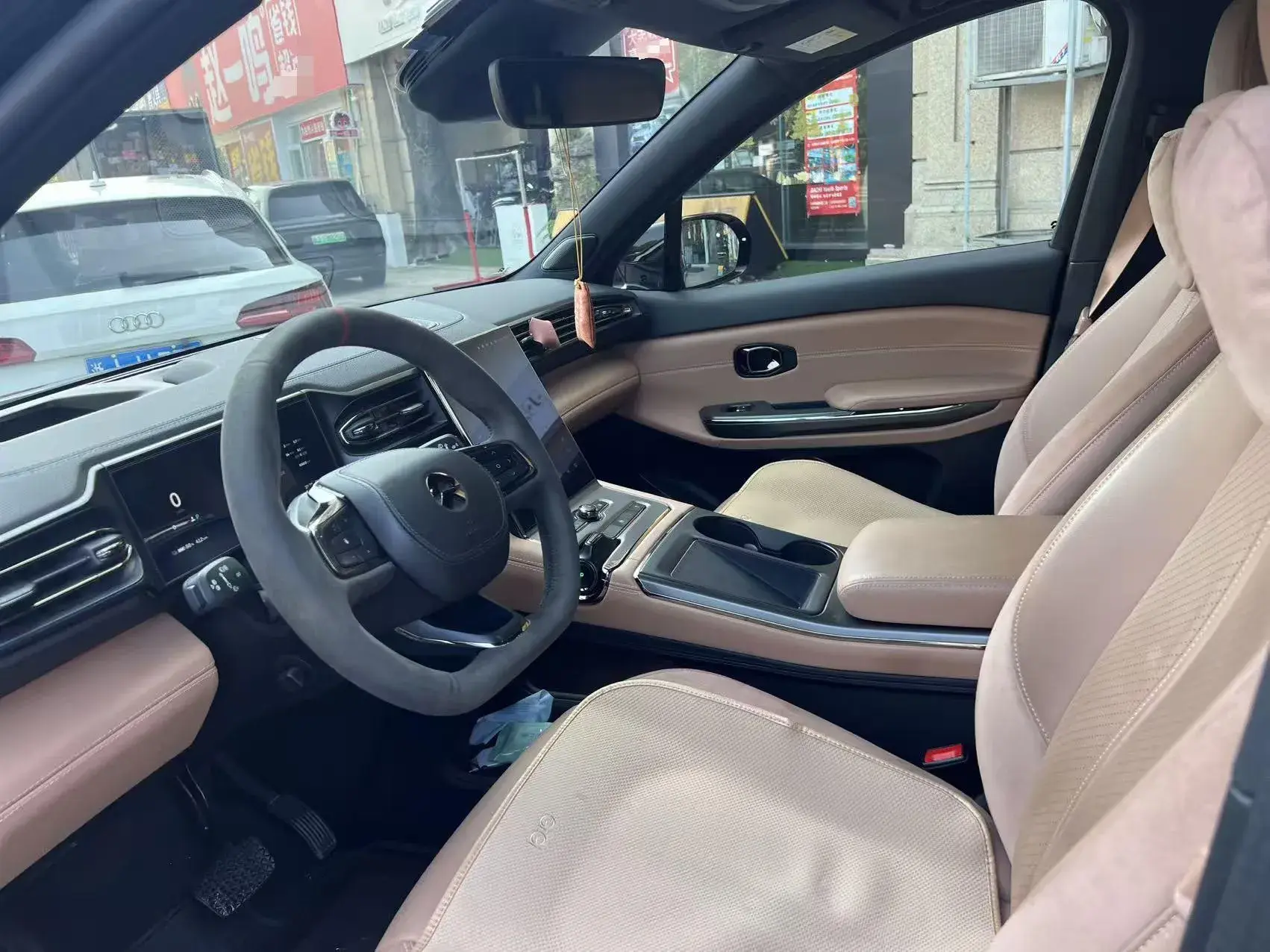 2019 NIO ES6 thumbnail 3