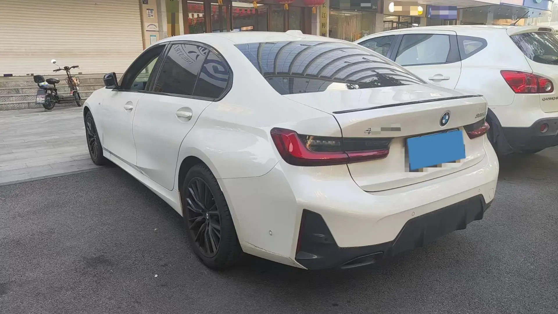 2024 BMW 3 thumbnail 3