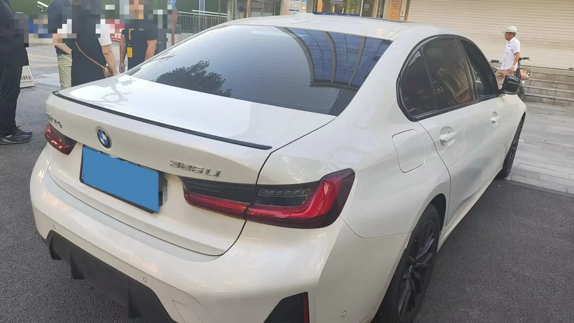 2024 BMW 3 thumbnail 4