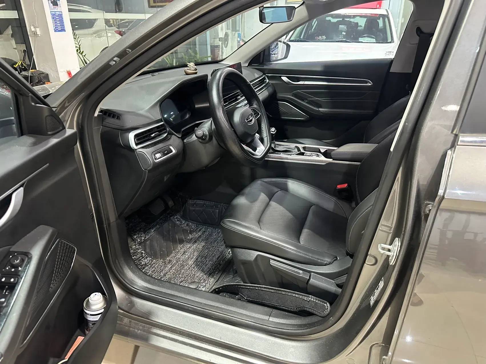 2022 GEELY EMGRAND thumbnail 3