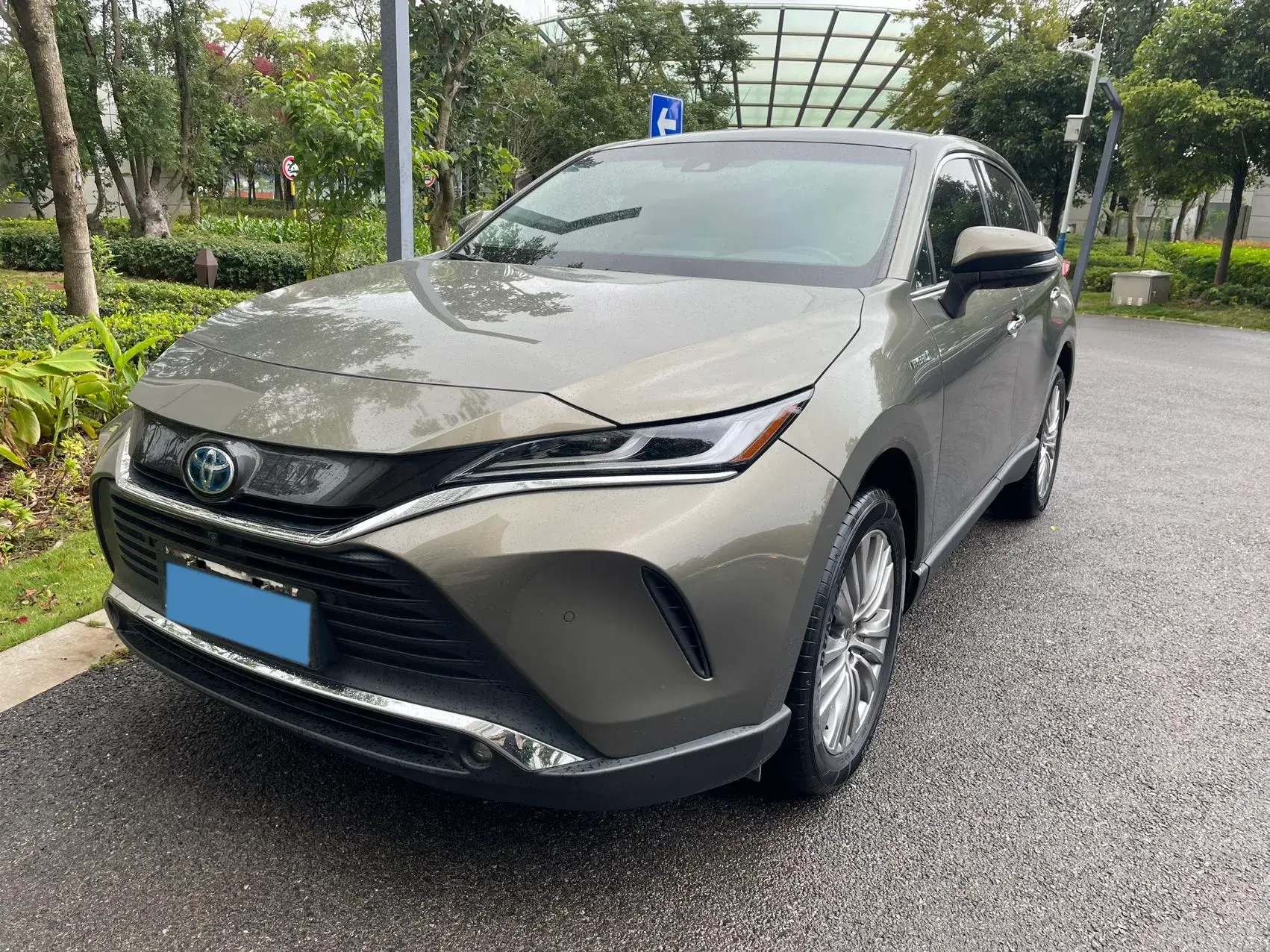 2022 TOYOTA HARRIER view 1