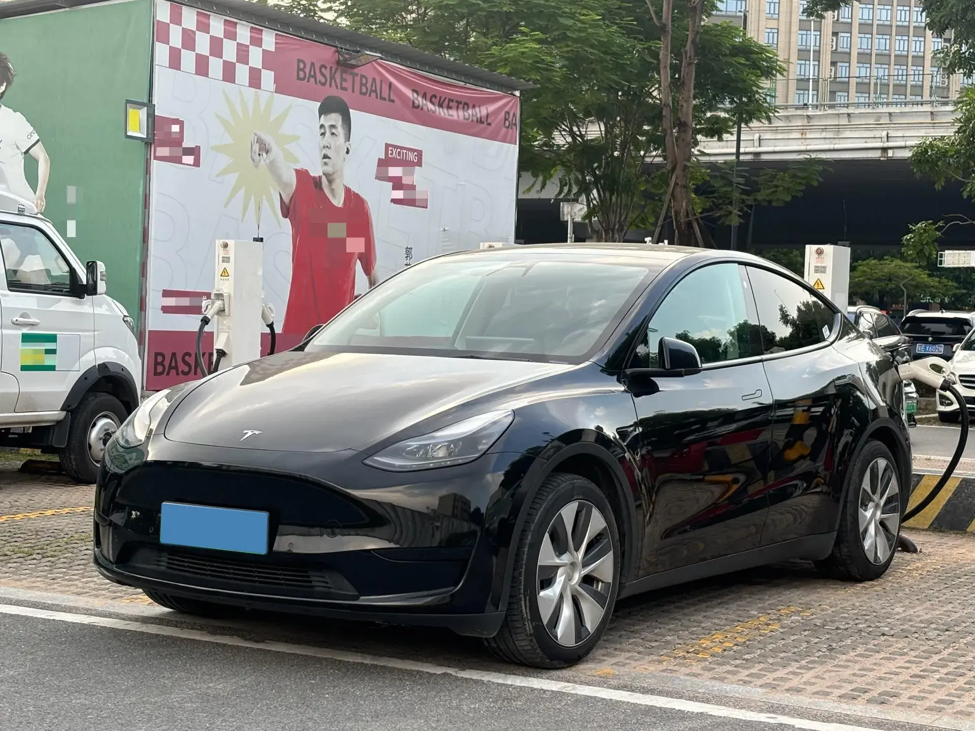 2022 TESLA MODEL view 1