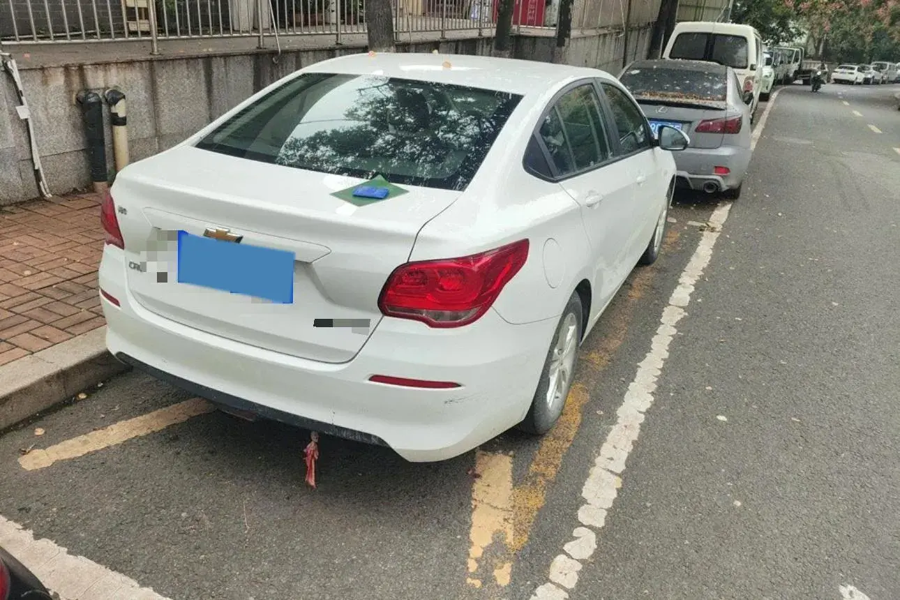 2019 CHEVROLET CAVALIER thumbnail 2