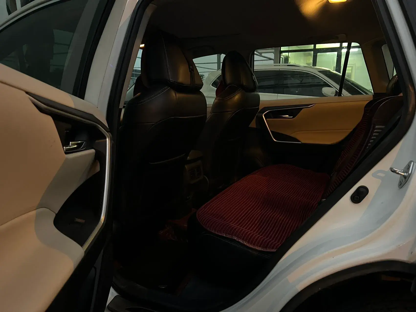 2020 TOYOTA RAV4 thumbnail 4