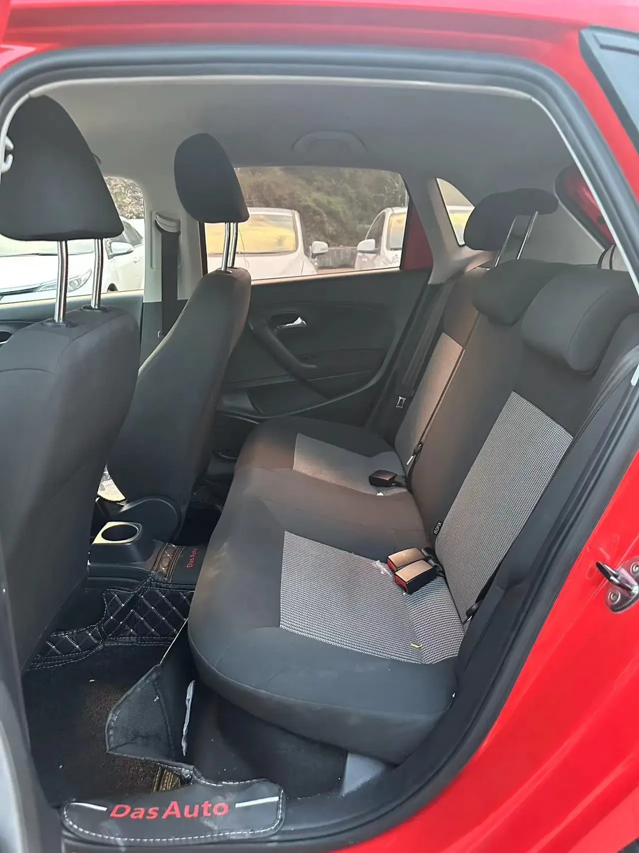 2016 VOLKSWAGEN POLO thumbnail 4