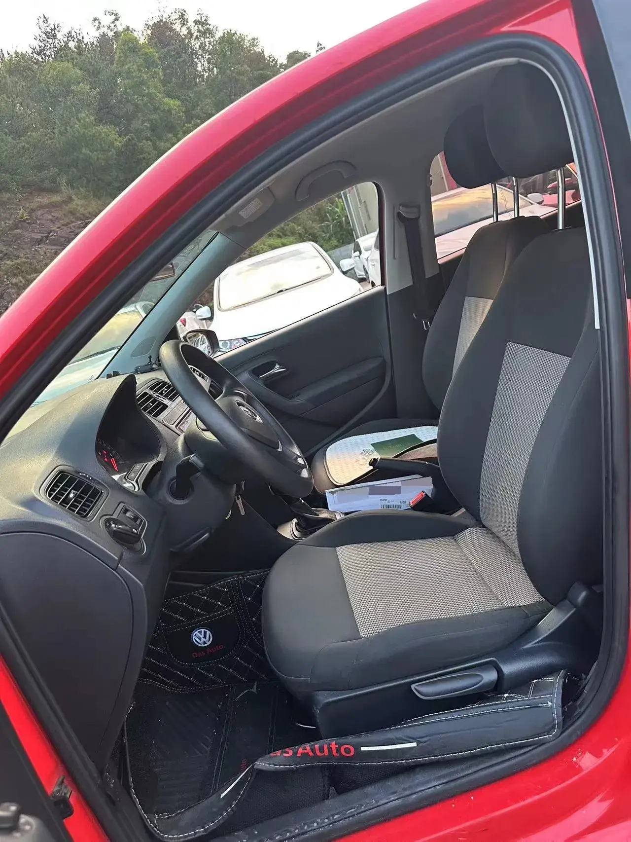 2016 VOLKSWAGEN POLO thumbnail 3