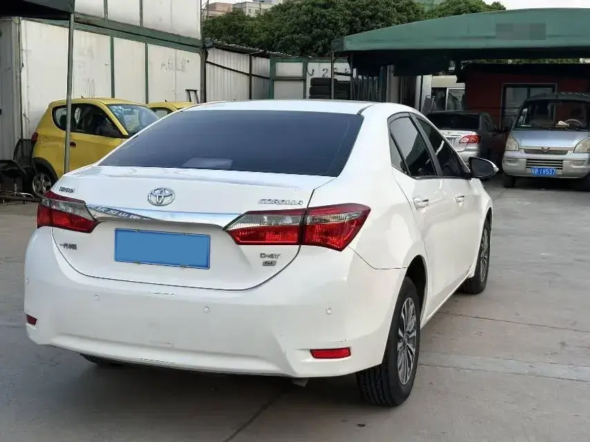 2018 TOYOTA COROLLA thumbnail 4