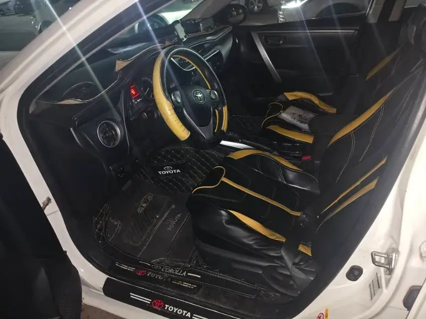 2018 TOYOTA COROLLA thumbnail 3