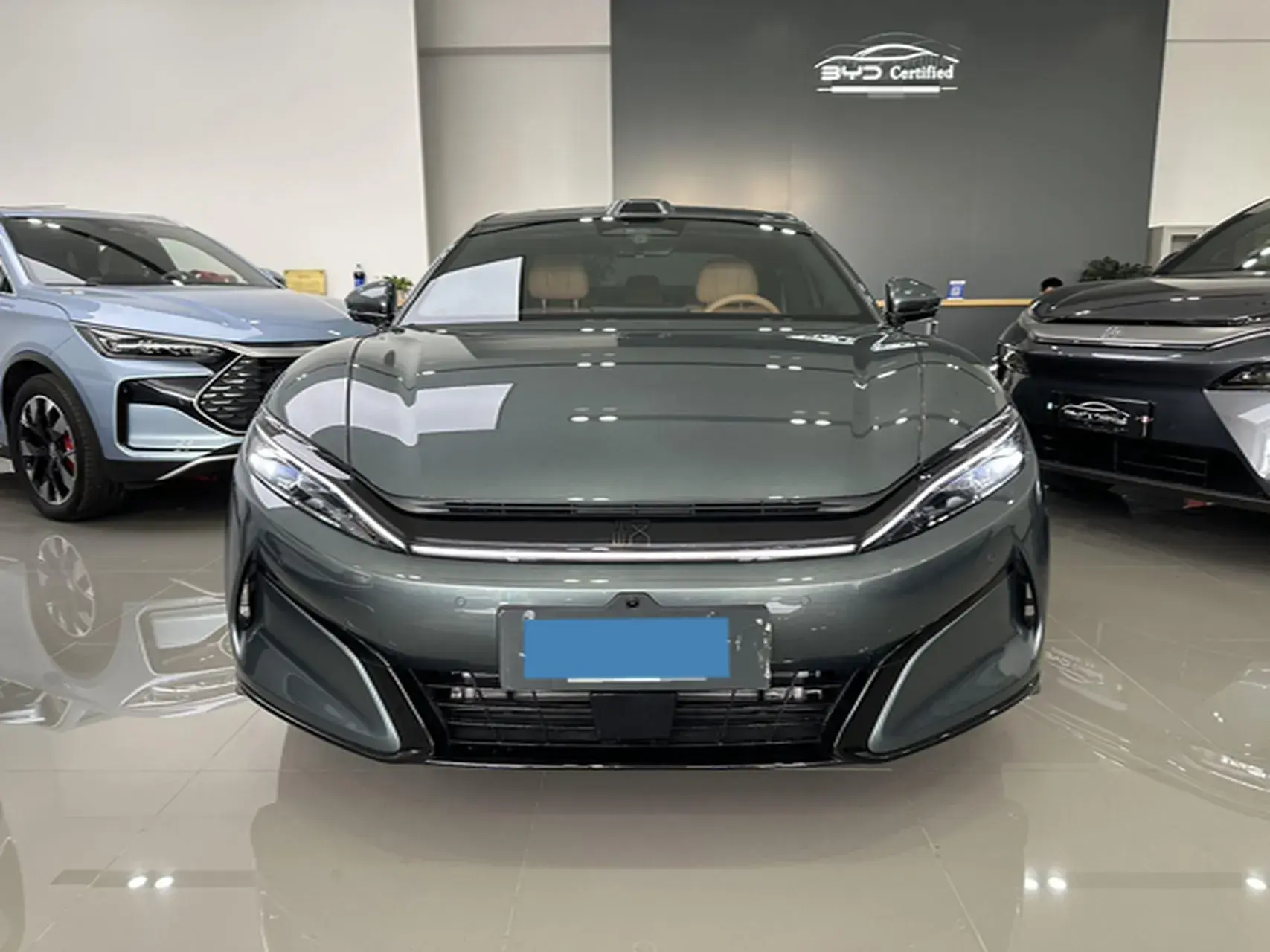 2025 BYD HANL thumbnail 3