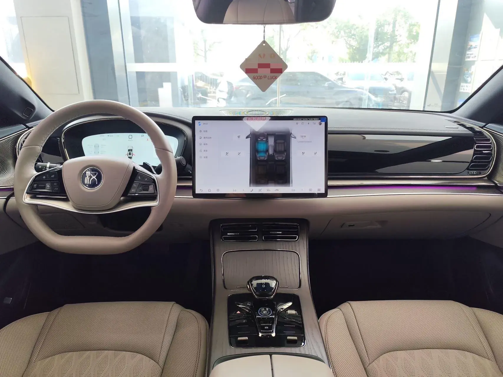 2025 BYD HAN thumbnail 4