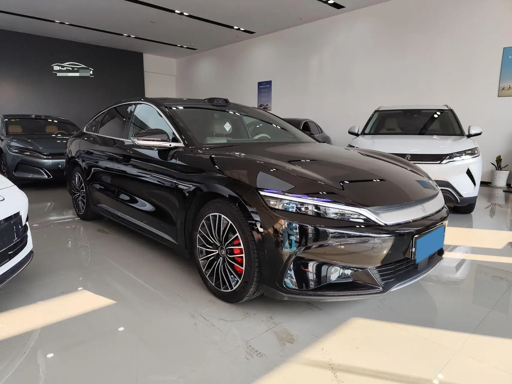 2025 BYD HAN thumbnail 3