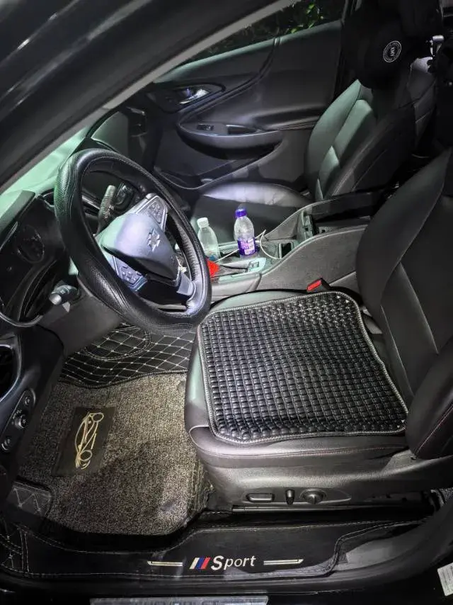 2021 CHEVROLET MALIBU thumbnail 3