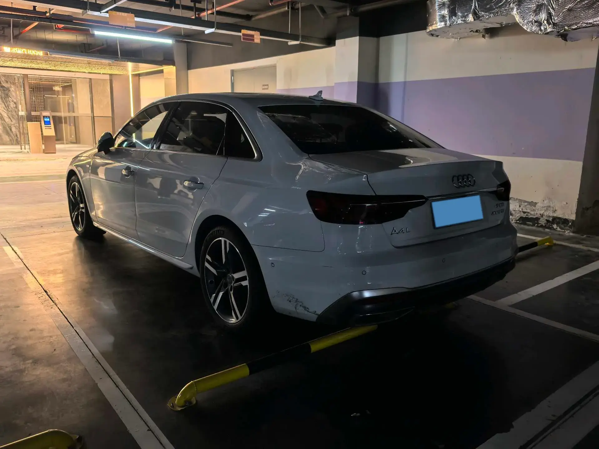 2020 AUDI A4L thumbnail 4