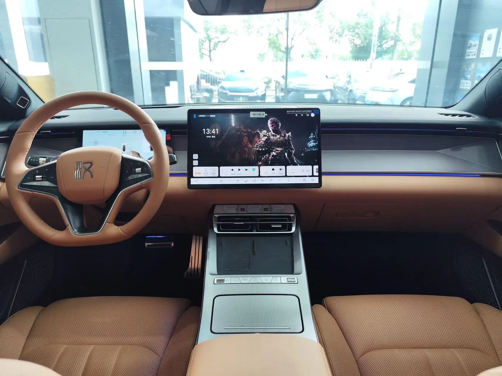 2025 BYD HANL thumbnail 4