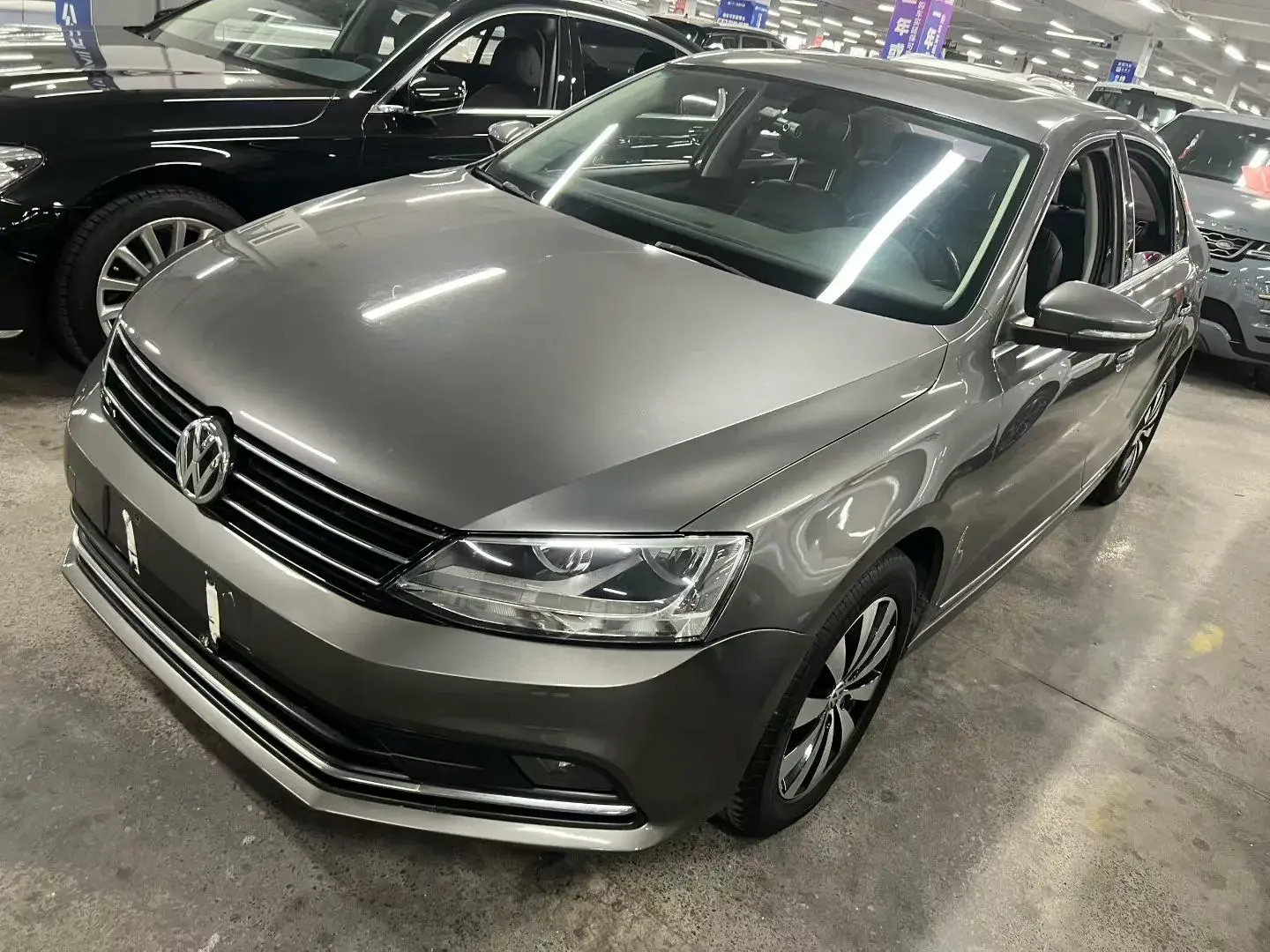 2018 VOLKSWAGEN SAGITAR view 1