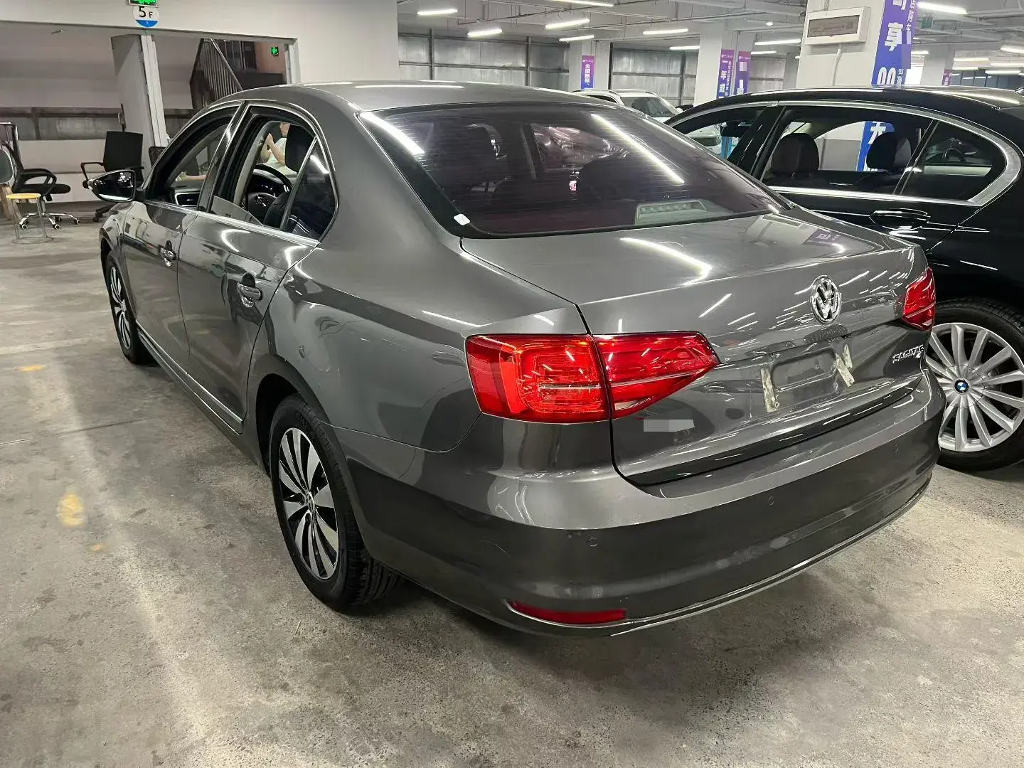 2018 VOLKSWAGEN SAGITAR thumbnail 4