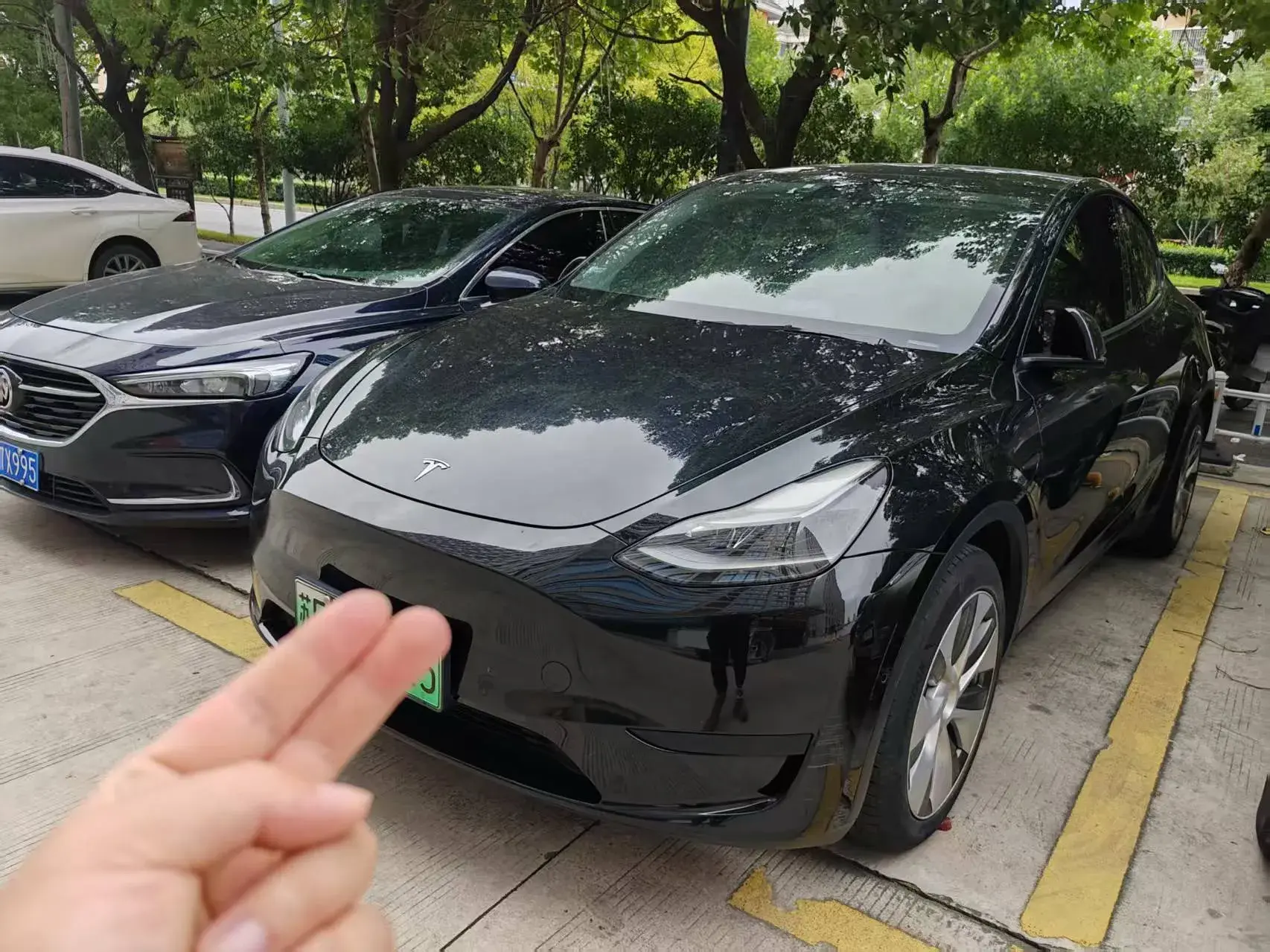 2022 TESLA MODEL view 1