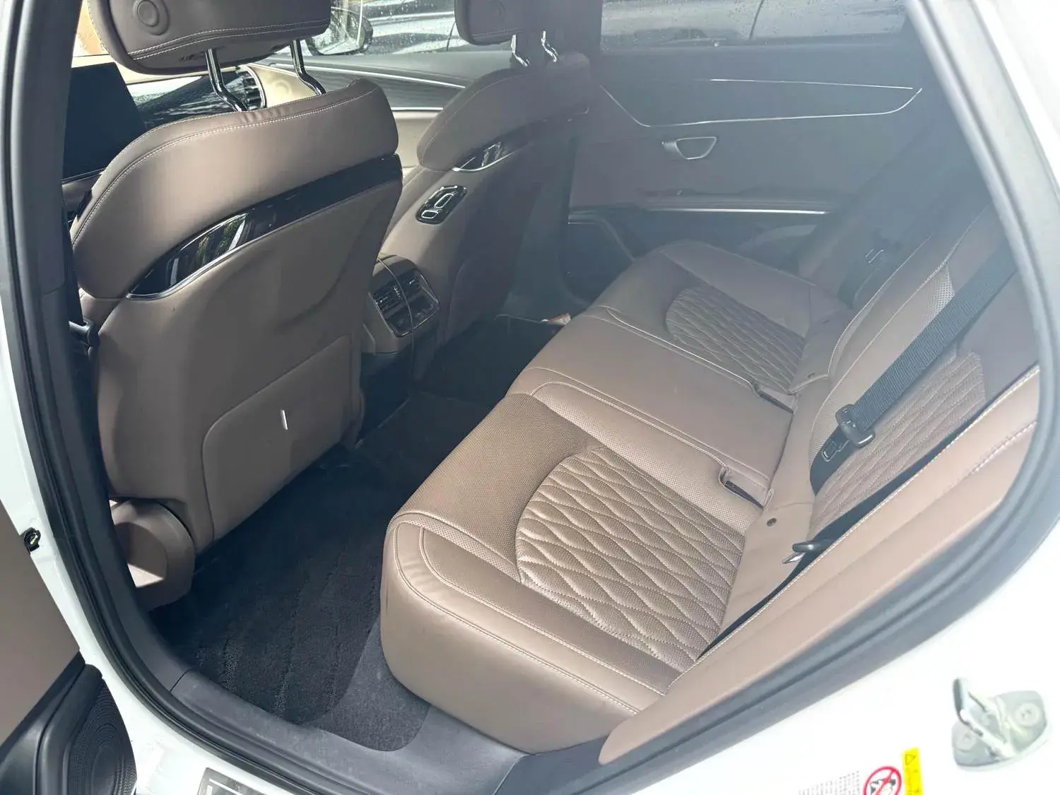 2020 BYD HAN thumbnail 3