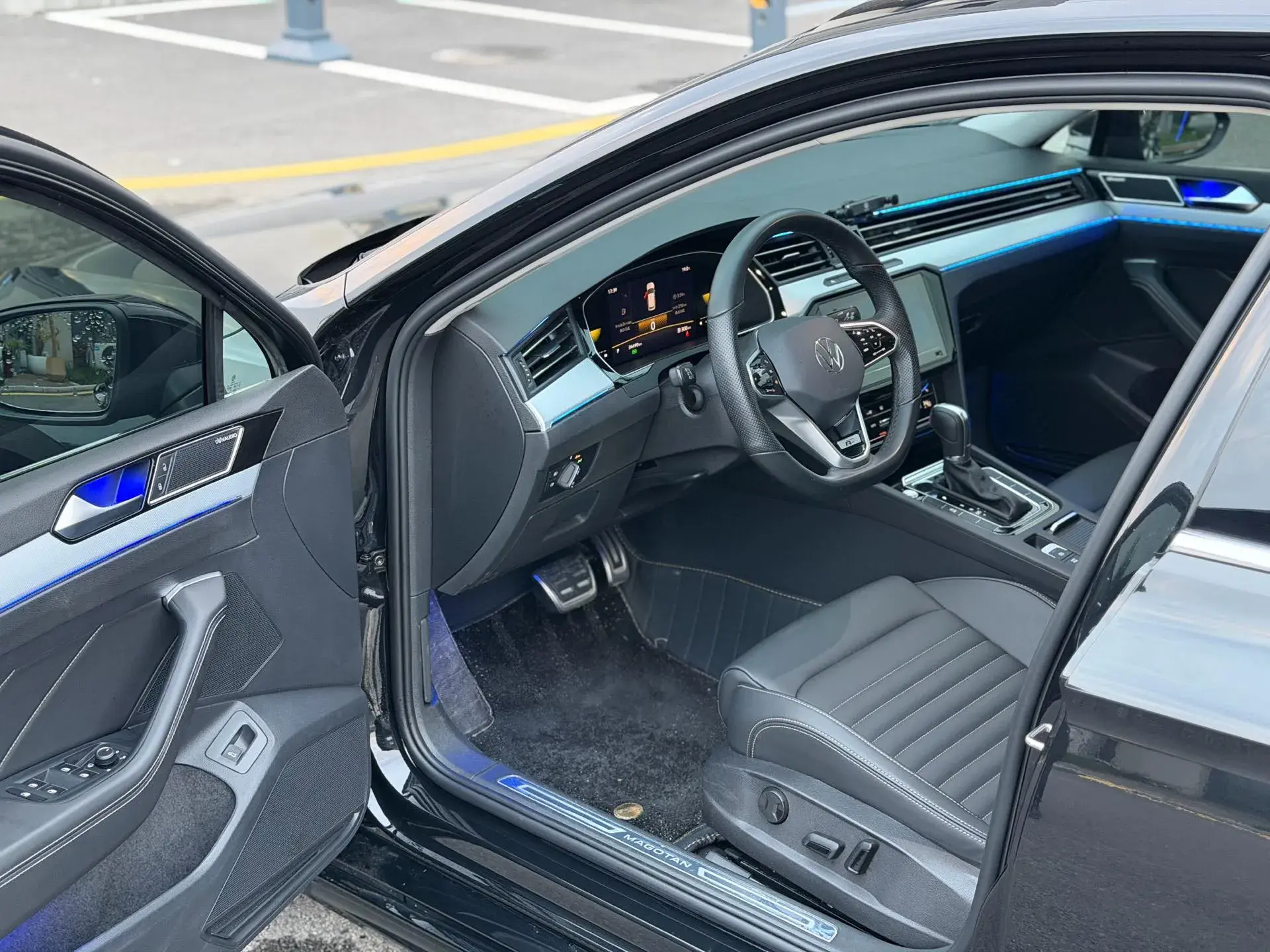 2023 VOLKSWAGEN MAGOTAN thumbnail 4