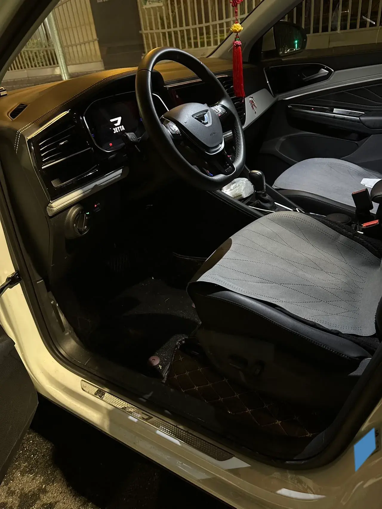 2023 JETTA VS7 thumbnail 4