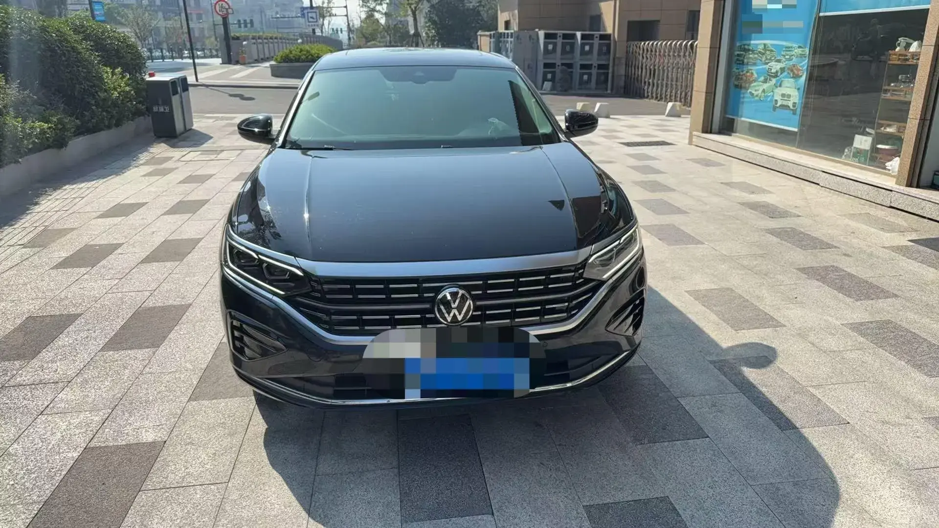2022 VOLKSWAGEN PASSAT thumbnail 2