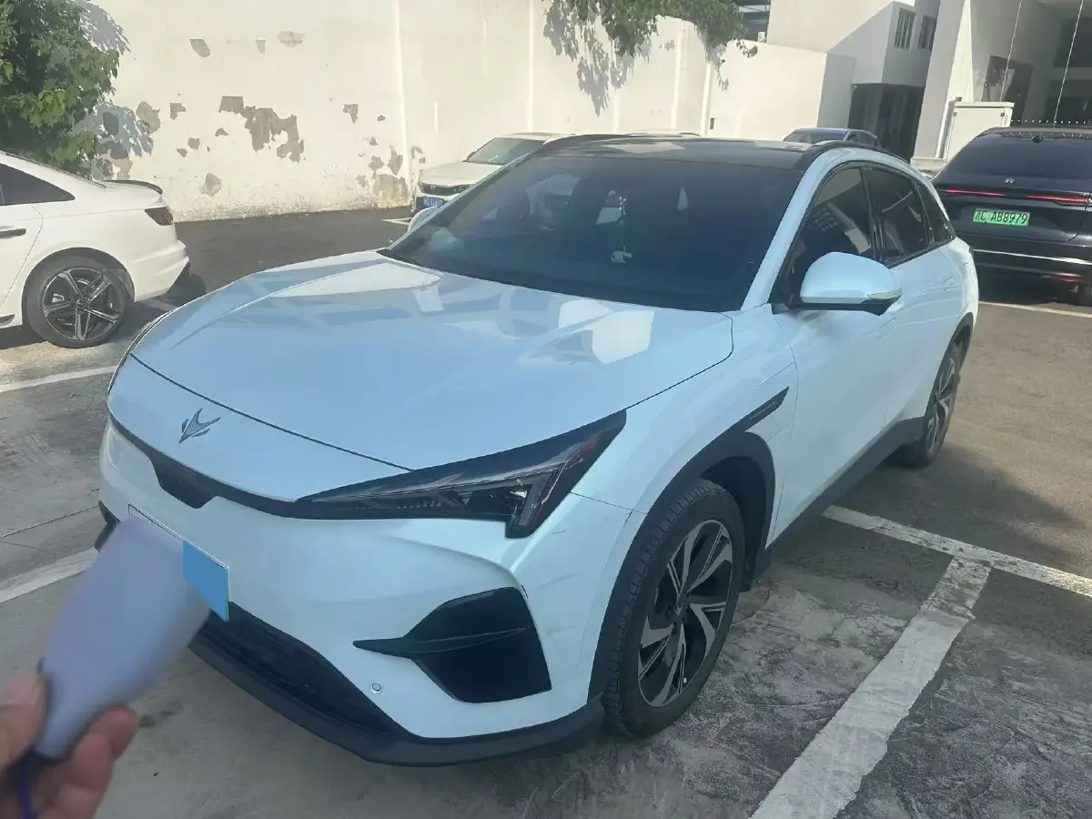 2024 ARCFOX αT5 BEV 65KWH