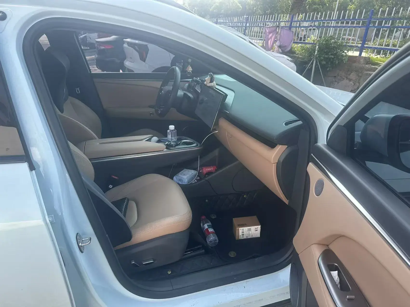 2024 ARCFOX ΑT5 thumbnail 4