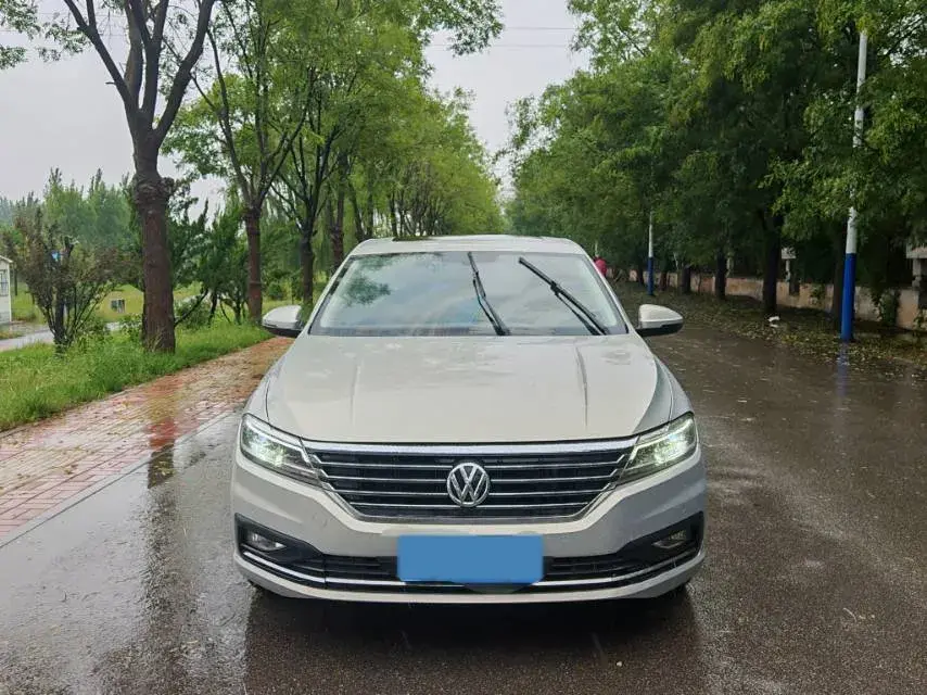 2018 VOLKSWAGEN LAVIDA thumbnail 2