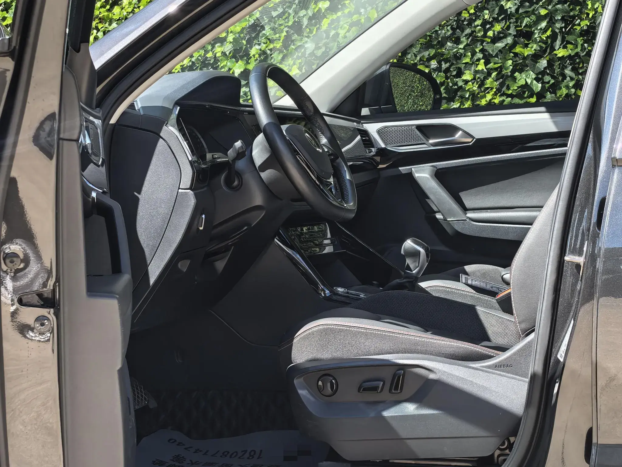 2022 VOLKSWAGEN TAYRON thumbnail 4