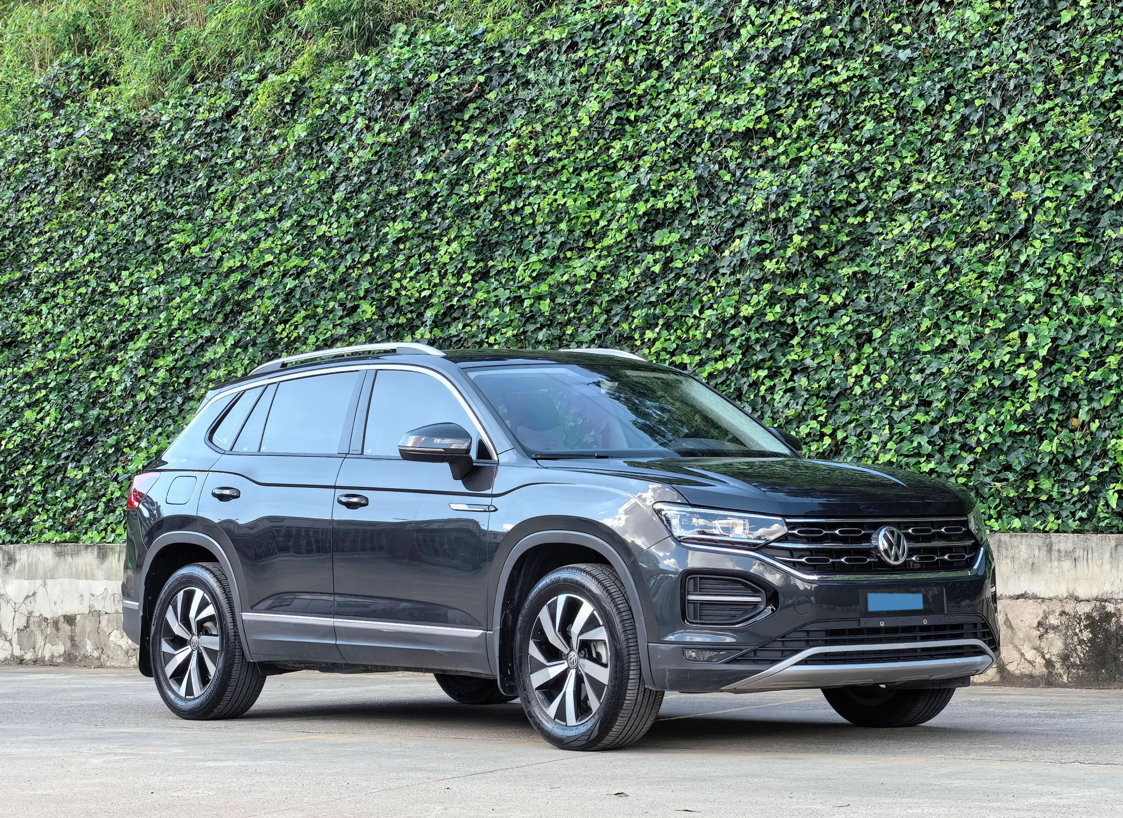 2022 VOLKSWAGEN TAYRON thumbnail 3