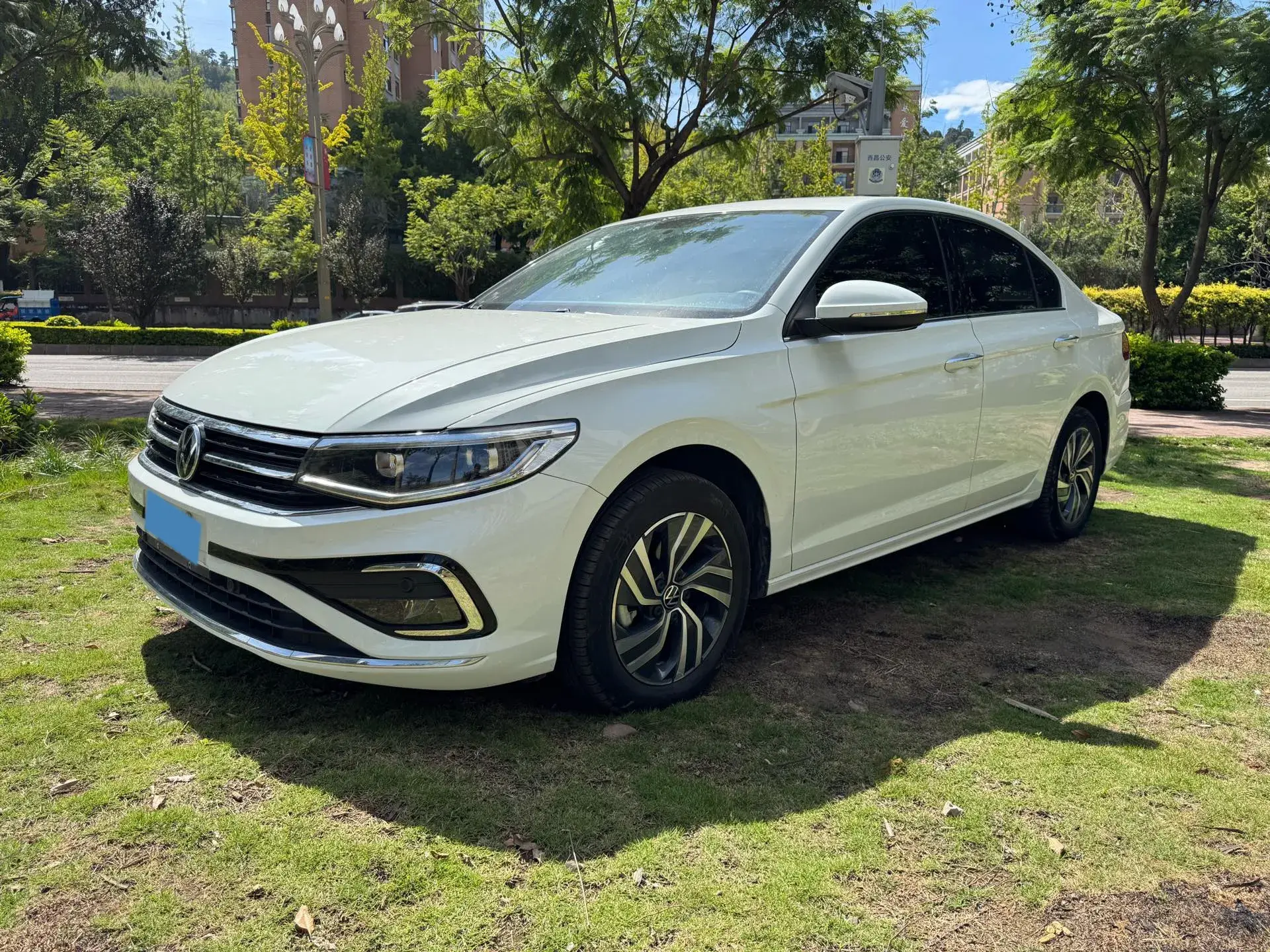 2023 VOLKSWAGEN BORA view 1