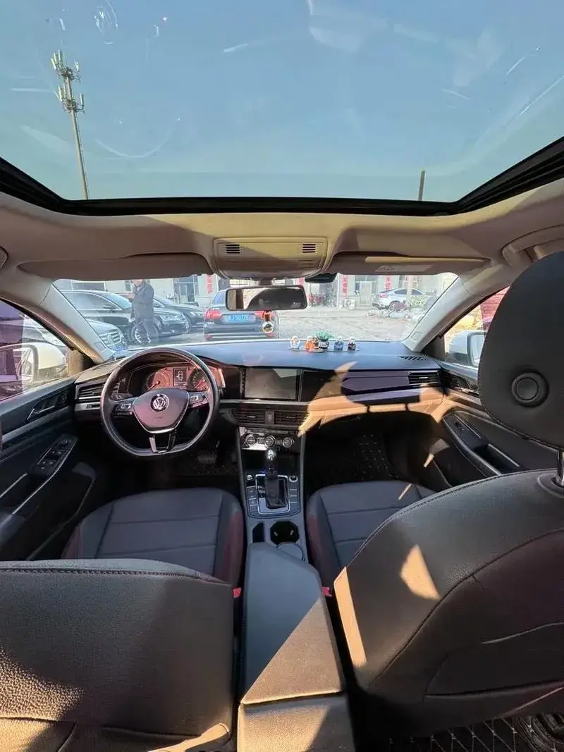 2019 VOLKSWAGEN BORA thumbnail 4