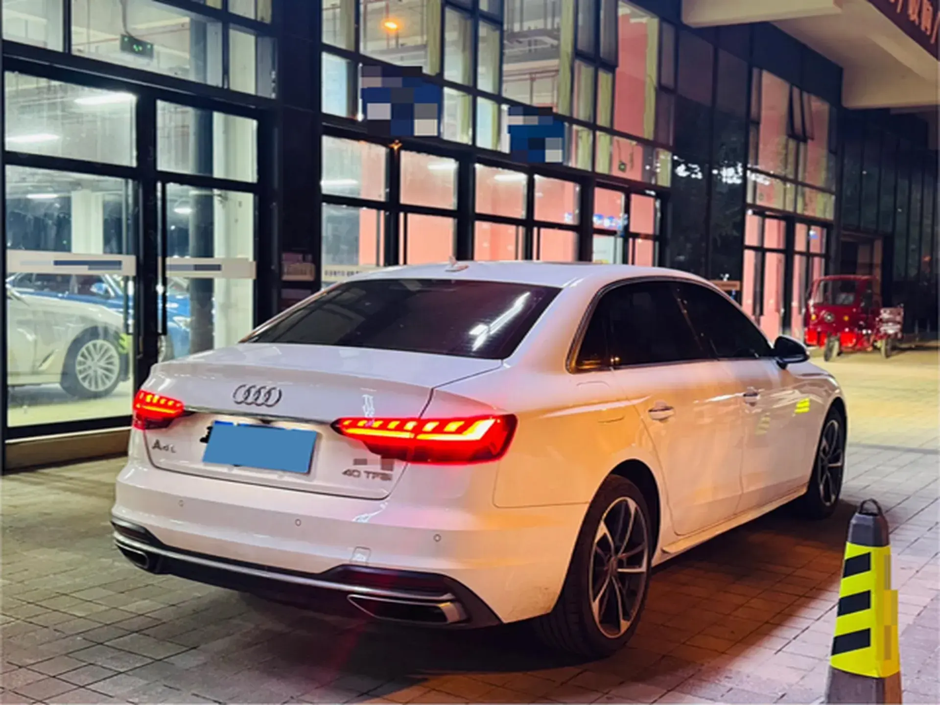 2022 AUDI A4L thumbnail 3