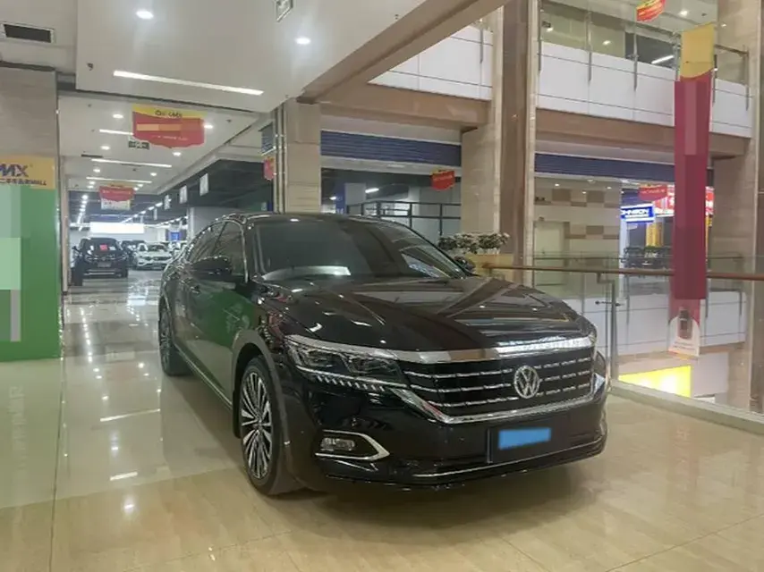 2019 VOLKSWAGEN PASSAT thumbnail 3