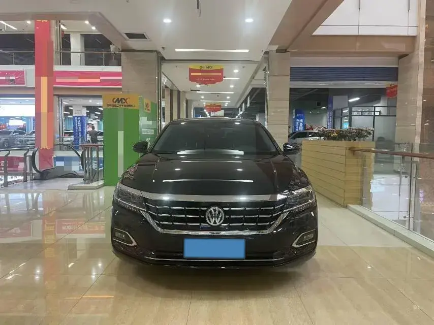 2019 VOLKSWAGEN PASSAT thumbnail 2