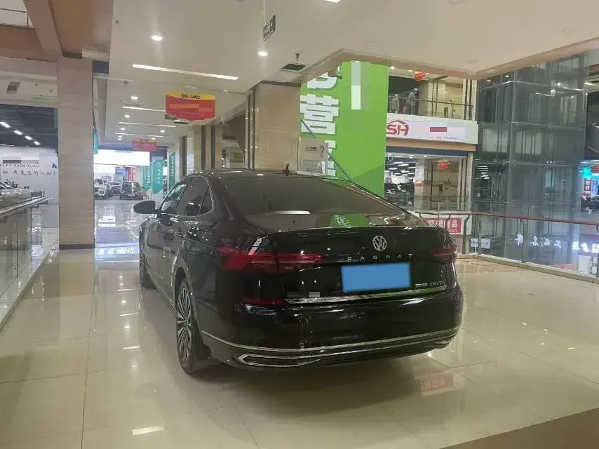 2019 VOLKSWAGEN PASSAT thumbnail 4