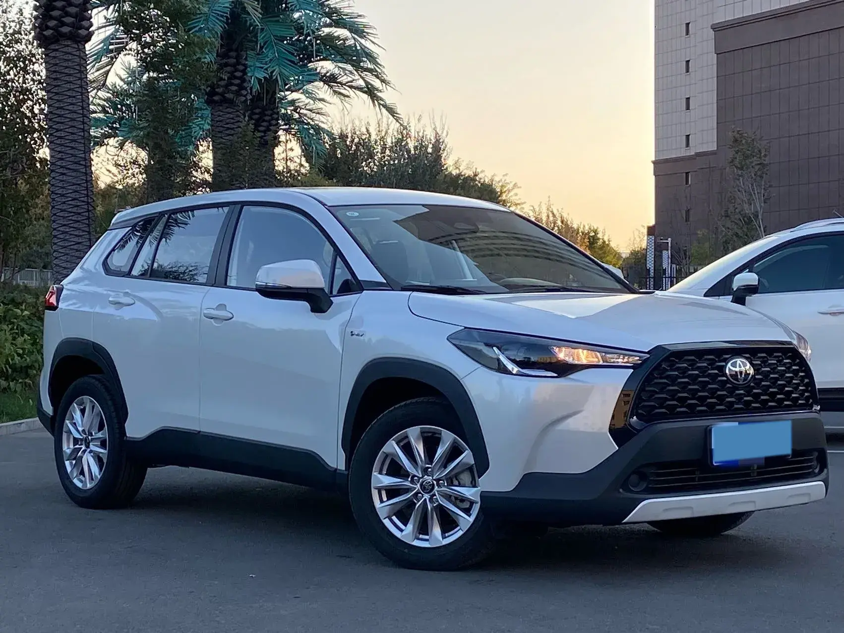 2024 TOYOTA COROLLA thumbnail 3