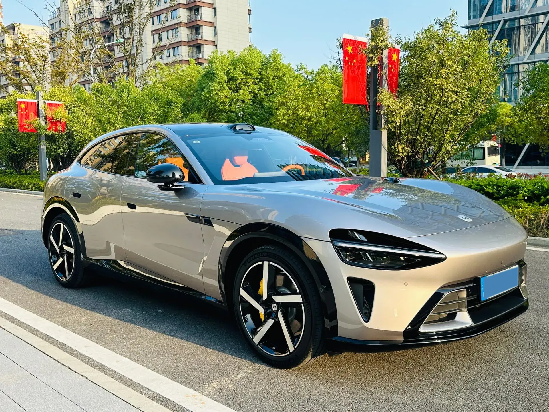 2025 MI YU7 thumbnail 3